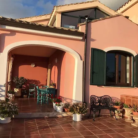 Domus Rosa Villa Capitana